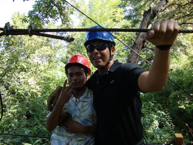 Listos para el tirolina